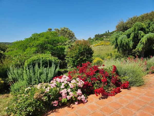 Superbe Villa de Campagne Alliant Luxe Moderne et un Magnifique Terrain