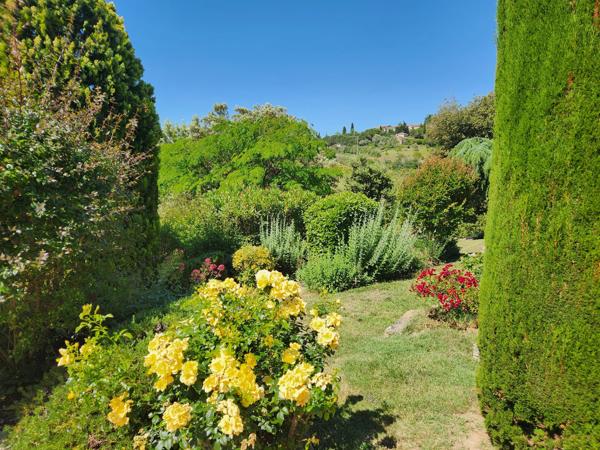 Superbe Villa de Campagne Alliant Luxe Moderne et un Magnifique Terrain