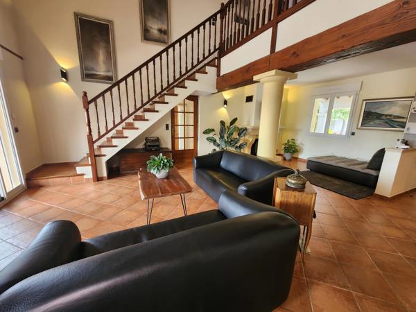 Superbe Villa de Campagne Alliant Luxe Moderne et un Magnifique Terrain