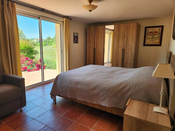 Superbe Villa de Campagne Alliant Luxe Moderne et un Magnifique Terrain