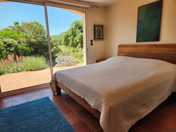 Superbe Villa de Campagne Alliant Luxe Moderne et un Magnifique Terrain
