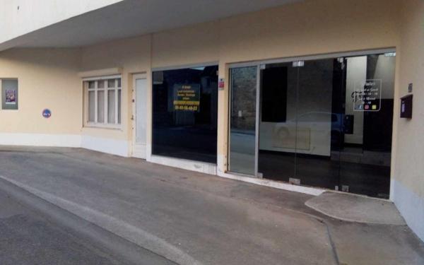 Immeuble à vendre    2 pièces • 151 m2 Lesneven