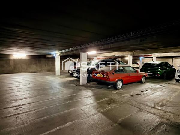 Courbevoie – Dernier étage, 94 m² avec balcon