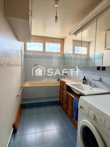 Courbevoie – Dernier étage, 94 m² avec balcon