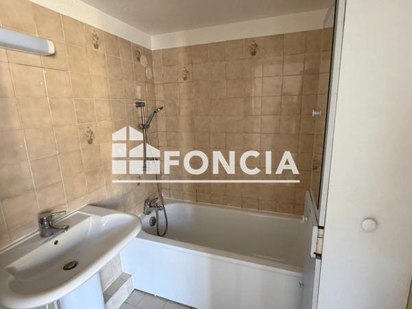 Location Appartement 2 pièces 38.01 m² - 108 AVENUE VICTOR TUBY Vence 06140