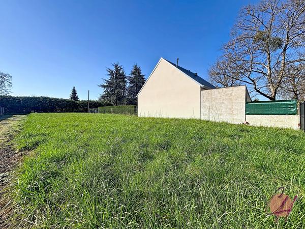 Terrain constructible 424 m² – Emprise au sol 127 m² – Libre constructeur – Véretz – Proche Tours
