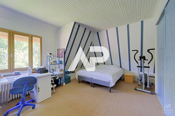 Maison Rueil Malmaison 10 pièce(s) 270 m2 2 095 000 € ** - Référence 18480