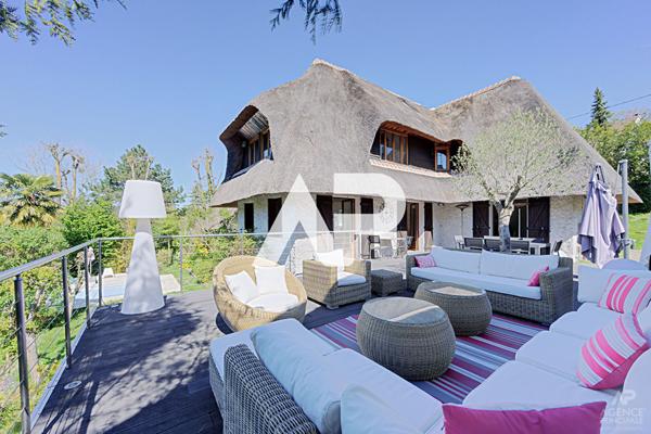 Maison Rueil Malmaison 10 pièce(s) 270 m2 2 095 000 € ** - Référence 18480