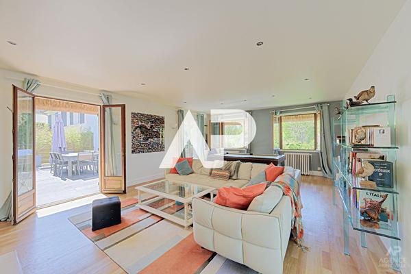 Maison Rueil Malmaison 10 pièce(s) 270 m2 2 095 000 € ** - Référence 18480