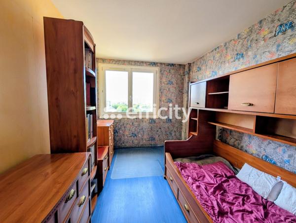 Appartement
         5 pièces
        - 100 m² Exclusivité 275 000 € *