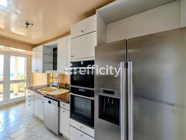 Appartement
         5 pièces
        - 100 m² Exclusivité 275 000 € *