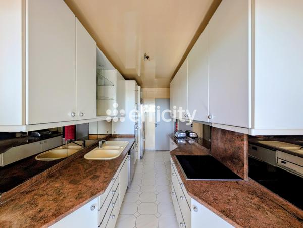 Appartement
         5 pièces
        - 100 m² Exclusivité 275 000 € *