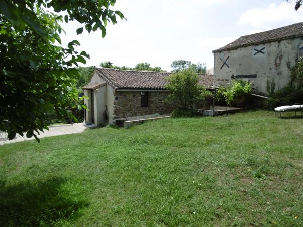 Maison de caractère avec piscine et maison d’amis