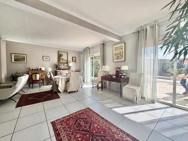 Élégante maison familiale avec piscine à deux pas du centre de Carcassonne