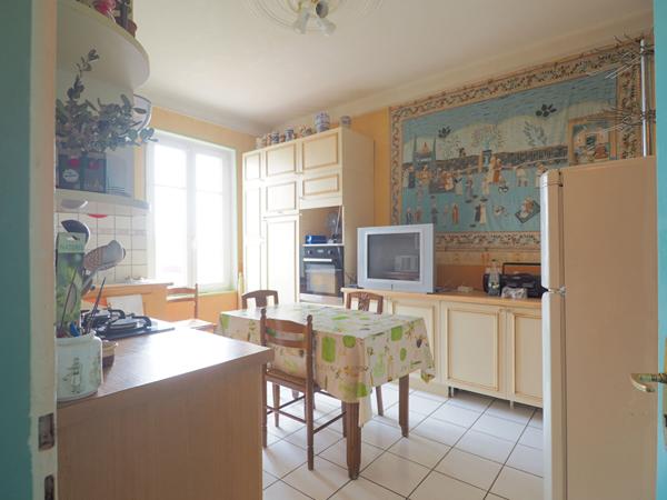 Maison de ville type 7 pleine de caractère à Metz-Vallières