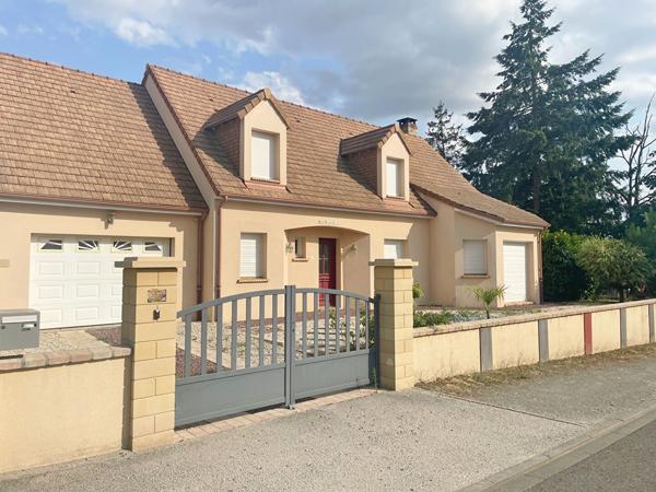 Maison 150 m² Ecommoy 4 chambres - Jardin Garage