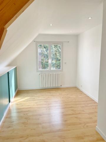 Maison 150 m² Ecommoy 4 chambres - Jardin Garage