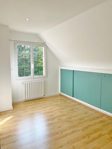 Maison 150 m² Ecommoy 4 chambres - Jardin Garage