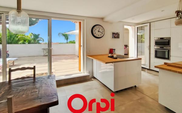 Appartement à vendre    5 pièces • 132,35 m2 Bandol