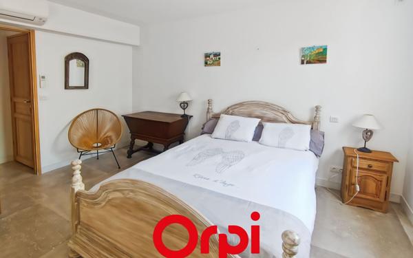 Appartement à vendre    5 pièces • 132,35 m2 Bandol