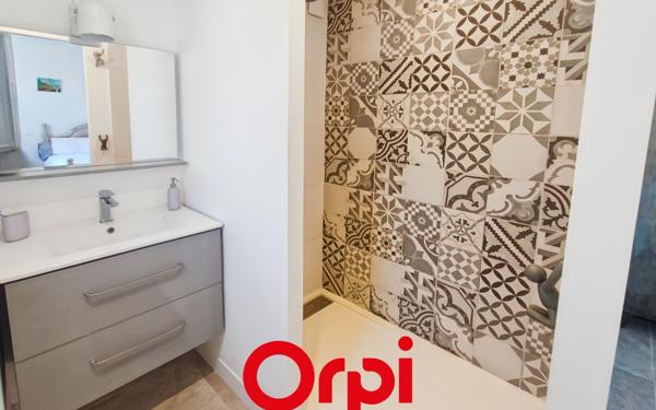 Appartement à vendre    5 pièces • 132,35 m2 Bandol