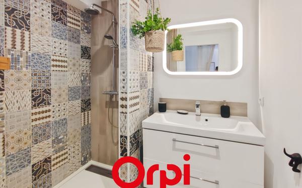 Appartement à vendre    5 pièces • 132,35 m2 Bandol