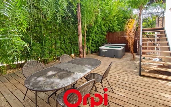 Appartement à vendre    5 pièces • 132,35 m2 Bandol