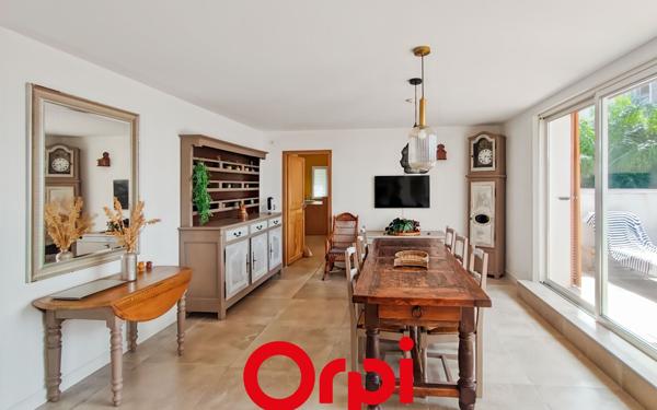 Appartement à vendre    5 pièces • 132,35 m2 Bandol