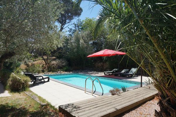 Ensemble immobilier de 440 m² sur une parcelle de 1536 m²