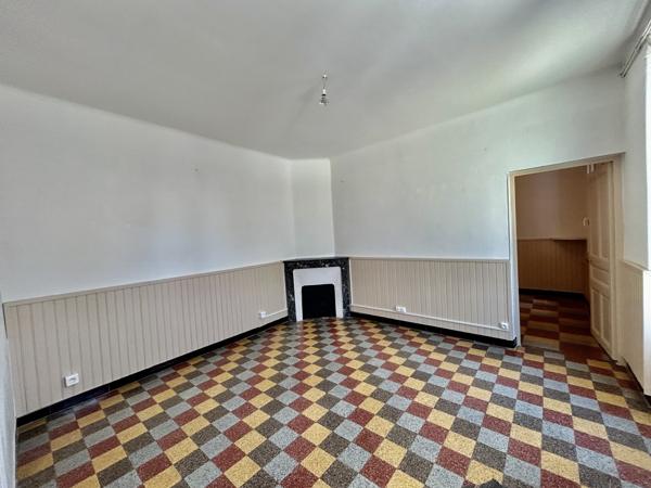 maison de plan pieds, calme, lumineuse, place de stationnement