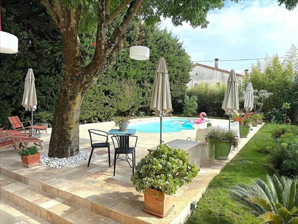 MONTELIMAR Grande maison 273 m2, jardin et piscine