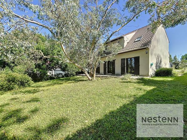 À vendre - Saint Germain les Arpajon - Proche des écoles, des commerces et des lignes de bus - grand terrain de 1400 m2 - vie de plain pied