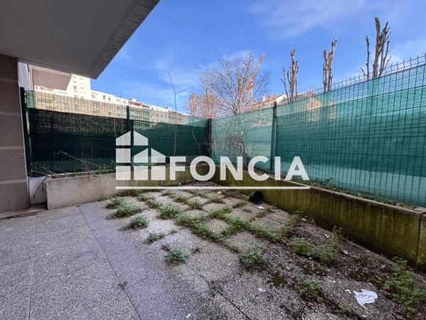 Location Appartement 4 pièces 81.21 m² - 25 RUE DE L'EFFORT Lyon 69007