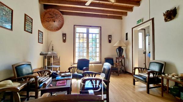 Maison 9 pièce(s) 4 chambre(s) 158 m²