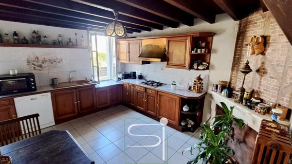 Maison 9 pièce(s) 4 chambre(s) 158 m²