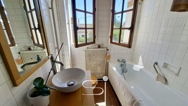 Maison 9 pièce(s) 4 chambre(s) 158 m²