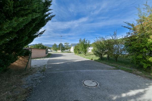 Veynes/Aspres sur Buech/ ZA La Condamine 05140 Local industriel 1000m2/ parcelle de 5000 m2