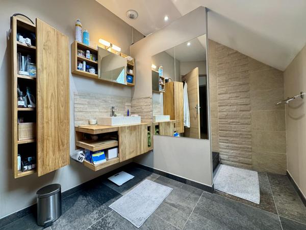 Soissons (02200) Limitrophe Soissons