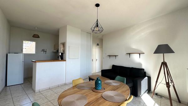 Dpt Dordogne (24), à louer BERGERAC Appartement meublé T3 56 m2, 2 chambres, résidence sécurisée, place de parking privée avec vue sur la Dordogne
