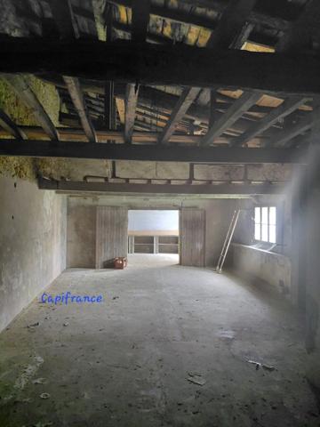 Ancien chai 2 pièces à rénover : un vrai coup de cœur au calme, avec jardin.