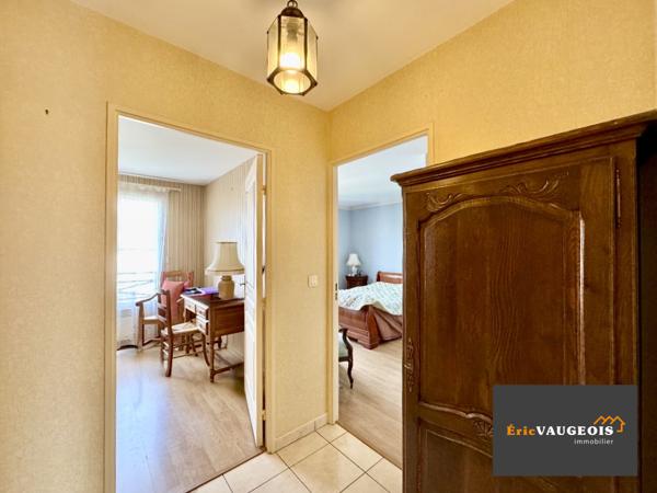 Coulommiers (77120) Appart F3/F4 - 85 m² Ascenseur. Dernier étage. Coulommiers