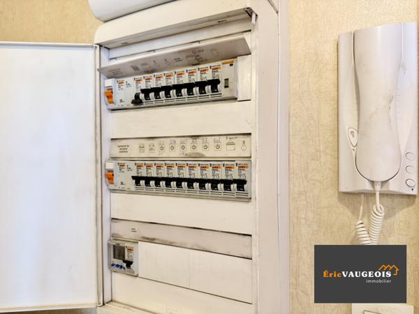 Coulommiers (77120) Appart F3/F4 - 85 m² Ascenseur. Dernier étage. Coulommiers