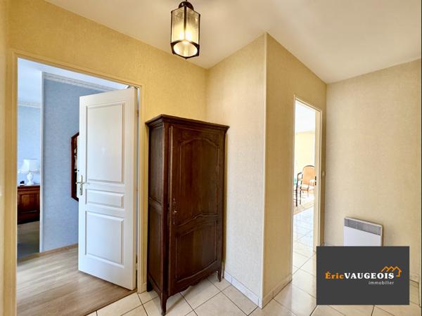 Coulommiers (77120) Appart F3/F4 - 85 m² Ascenseur. Dernier étage. Coulommiers