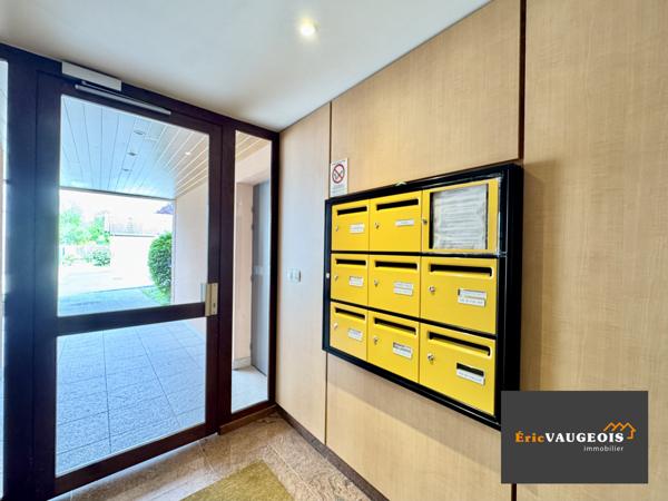 Coulommiers (77120) Appart F3/F4 - 85 m² Ascenseur. Dernier étage. Coulommiers