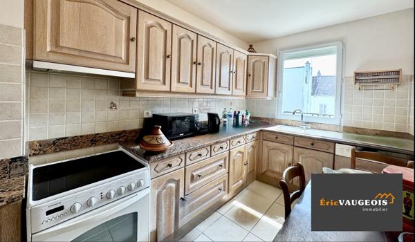 Coulommiers (77120) Appart F3/F4 - 85 m² Ascenseur. Dernier étage. Coulommiers