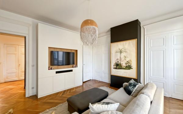 Appartement à vendre    5 pièces • 129,32 m2 Lyon 6