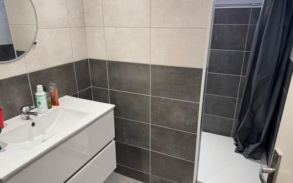 Maison à vendre    5 pièces •  Berd'huis