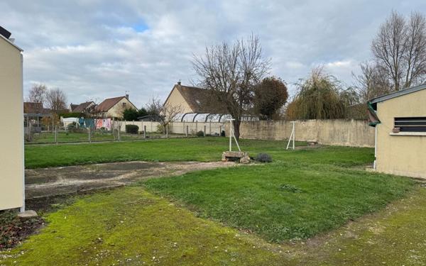 Maison à vendre    5 pièces •  Berd'huis