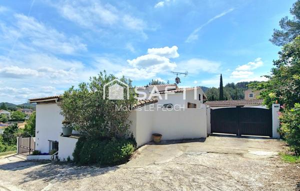 Maison 170 m² divisée en 2 logements + studio – Terrain 965 m² avec piscine