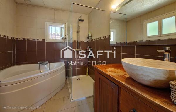 Maison 170 m² divisée en 2 logements + studio – Terrain 965 m² avec piscine